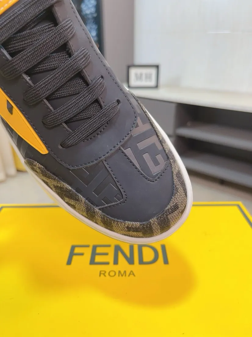 Men's Men's Shoes💰420🌹🌹[fendi] Fendi's classic and comfortable men's, this complex sneaker is made of soft calfskin➕genuine leather lining➕original ultra-light rubber material with rough outsole. This unique and light style is suitable for the casual and refined sensibility of this season. It is comfortable and natural on the feet. It is an everyday style for casual travel in autumn and winter! 38/44